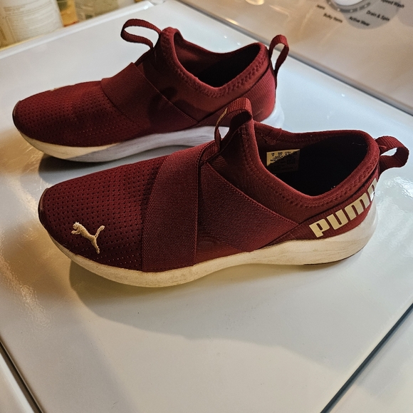 Women's Puma Slip-On Sneakers - Picture 1 of 6